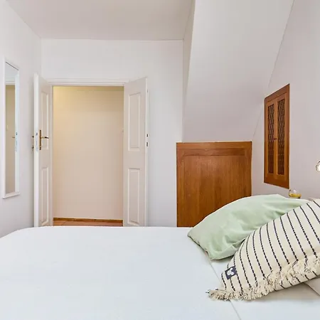 Hedera Estate Hedera A6 Apartment